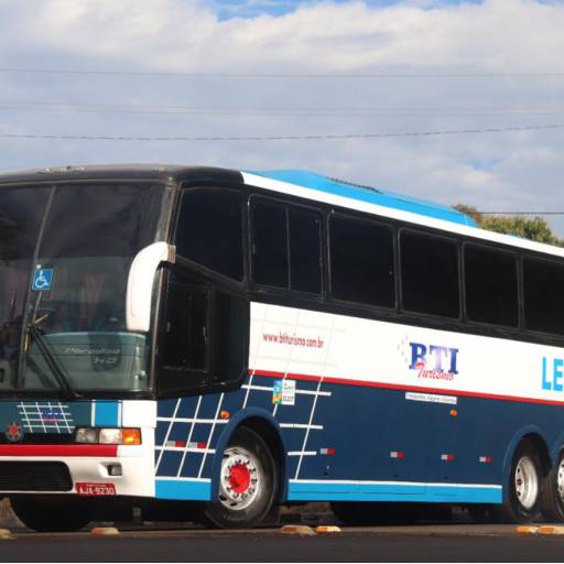 Ônibus HD Panorâmico 46 lugares por BTI Turismo