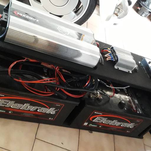 Caixa de Som Automotivo por Queta Art Sound