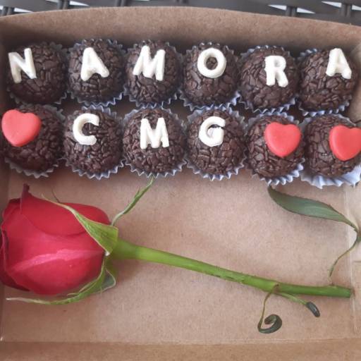 Caixa de Doces Namora Comigo 