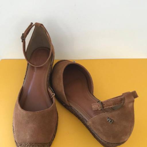 Espadrilhe por Theodora Store 