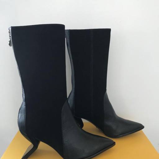 Bota Cano Medio por Theodora Store 