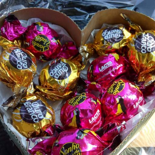 Coração com chocolates por Lovy Car Manancial do Amor Marilia