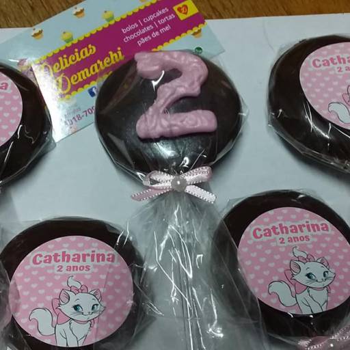 Pirulito de chocolate personalizado por Delícias Demarchi