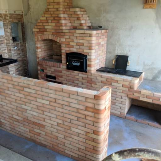 Churrasqueira 3 em 1 em Atibaia, SP por Estoril Casa & Construção - Churrasqueiras