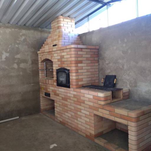 Churrasqueira 3 em 1 em Atibaia, SP por Estoril Casa & Construção - Churrasqueiras