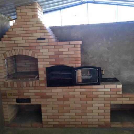 Churrasqueira 3 em 1 em Atibaia, SP por Estoril Casa & Construção - Churrasqueiras