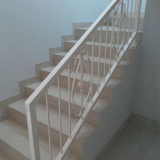  ESCADA REVESTIDA EM PORCELANATO por Marmoraria Design