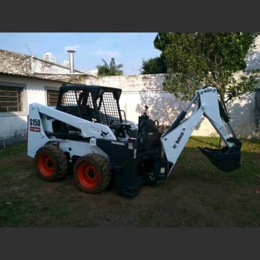 Serviços de Bobcat em geral.