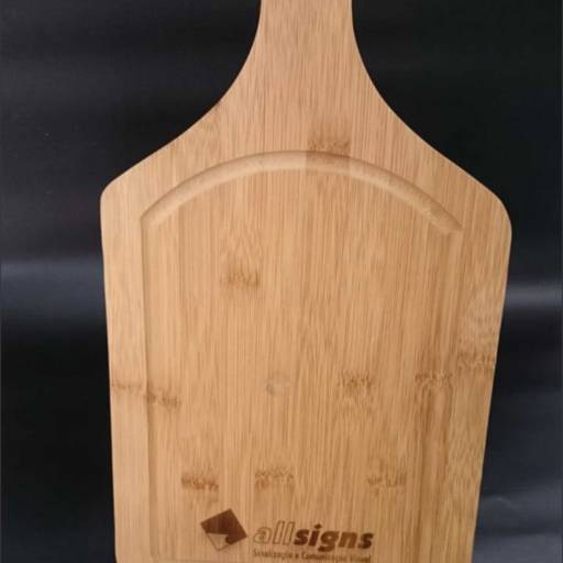 Gravação a laser em madeira por Allsigns Sinalização e Comunicação Visual