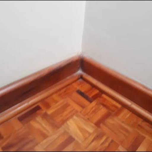 Rodapé de Peroba de Fabricação Própria por Rubens Ramos Restaurador de Tacos