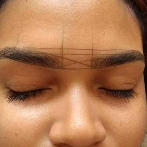 Design de Sobrancelha por Francine Esmalteria 