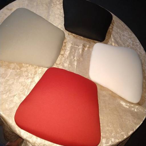 Reforma de cadeiras  por Furquim Lavagem de Estofados e Impermeabilização