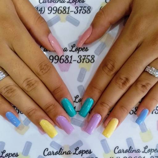 Alongamento e Esmaltação por Francine Esmalteria 