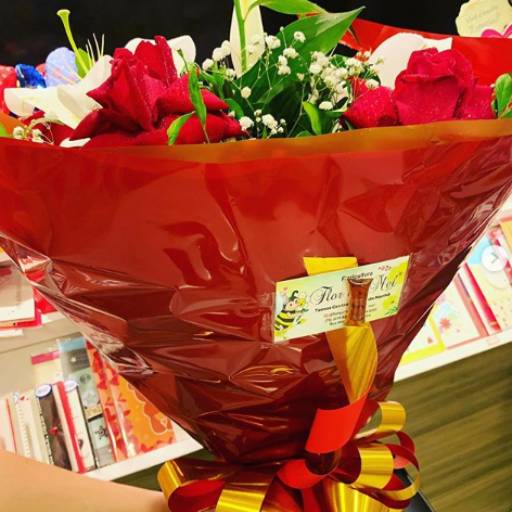 Comprar o produto de Buquês em Buquês pela empresa Floricultura Flor de Mel em Aracaju, SE por Solutudo