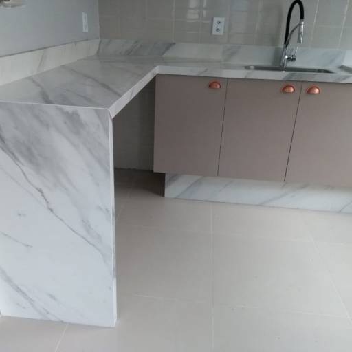 Bancadas e Nichos em Porcelanato: Estilo e Funcionalidade em Adamantina por Casa do Porcelanato FB