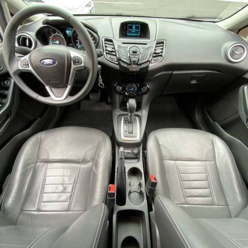 Ford New Fiesta Hatch Titanium por FastCar Multimarcas Bauru