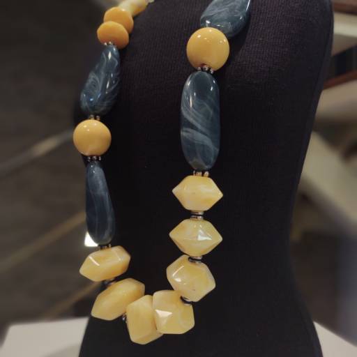 Colar de Pedras por Isa Araújo - Galeria Ponto Chic