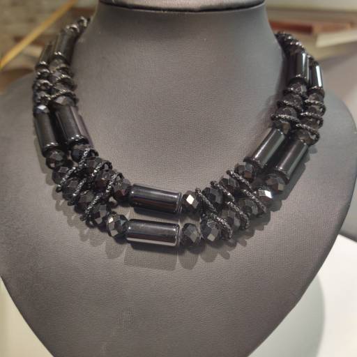 Colar de Pedras por Isa Araújo - Galeria Ponto Chic