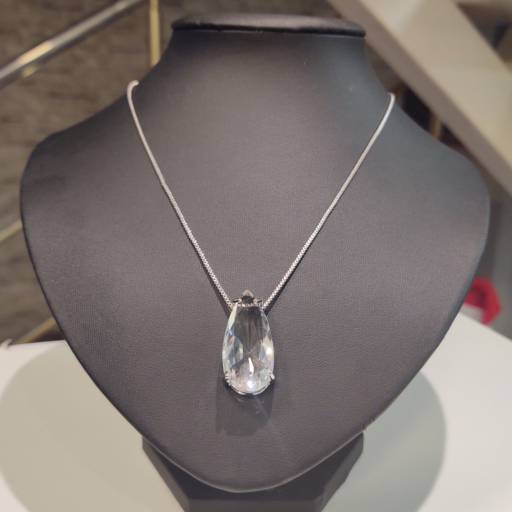 Colar Gota por Isa Araújo - Galeria Ponto Chic