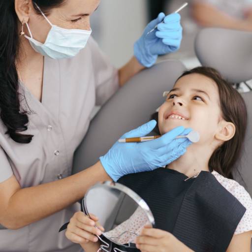 Odontopediatria  por Floreli Centro Integrado em Odontologia