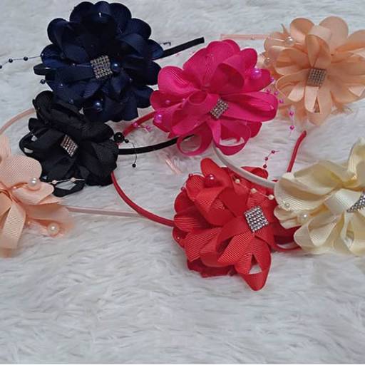 Tiaras e Lacinhos por Pamela Variedades