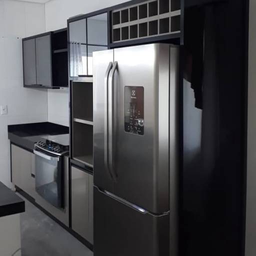 Cozinha Preto Lacca com Fumê por Móveis Peixoto