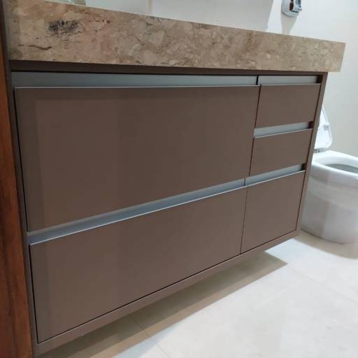 Armário de banheiro por Móveis Peixoto