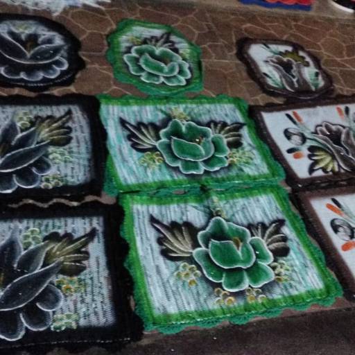 Comprar o produto de Jogo de Tapete pintado a mão para Banheiro em Tapetes pela empresa Francieli - Tapetes  em Foz do Iguaçu, PR por Solutudo