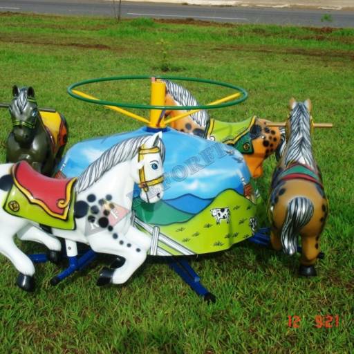 6 - Playgrounds De Metal E Fibra por Sideral Parques Infantis - Fabricação e Reformas