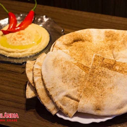 Pão Libanês com Homus de pasta de Grão de Bico em Bauru por Kibelândia Cozinha Árabe 