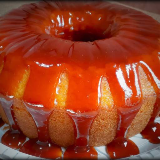 Bolo Baby de Fubá com cobertura de goiabada cremosa