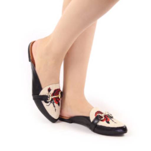 Mule por Delicata Calçados