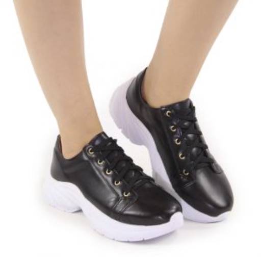 Bota / Sneaker por Delicata Calçados