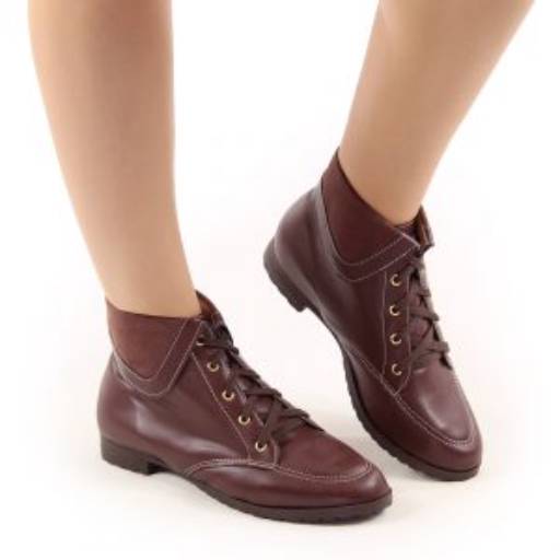 Bota / Sneaker por Delicata Calçados