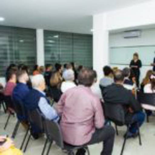 Cursos para Adultos e melhor idade por Bravo Academia de Música 