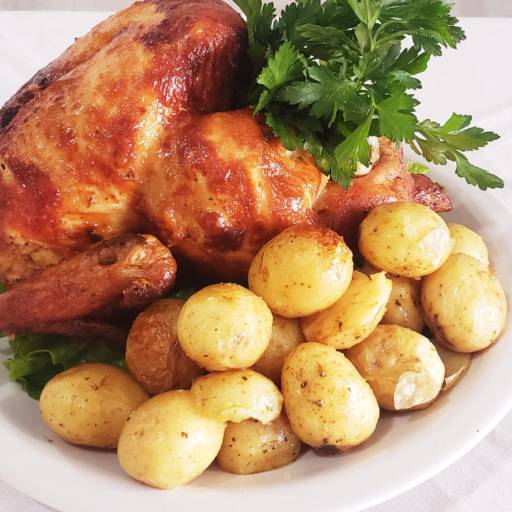 Frango Assado com Batata e Farofa • Unidade