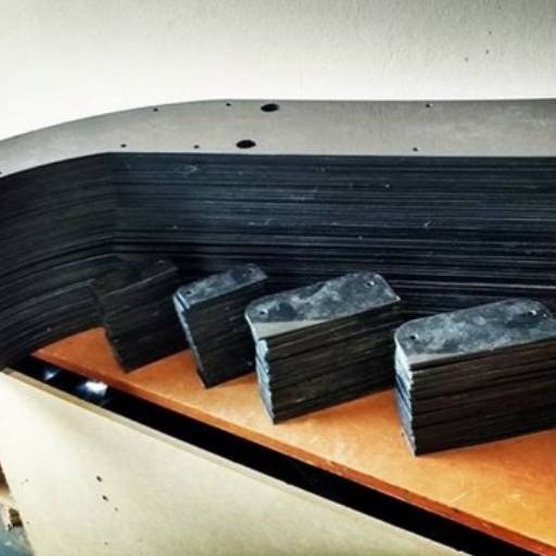 Corte na Router por Usiplastic Usinagem de Plásticos Industriais Corte na Router por Usiplastic Usinagem de Plásticos Industriais