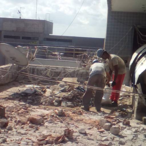 Demolições por A.J.R  Construções