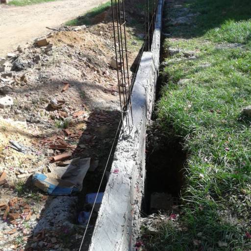 Muros por A.J.R  Construções