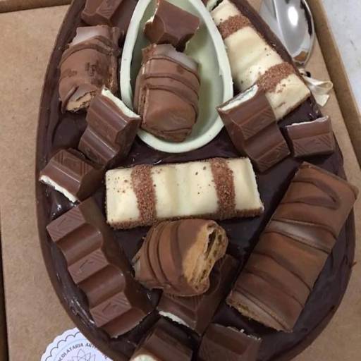 Ovo 500g Kinder Bueno por Sugar Baby Confeitaria Artesanal