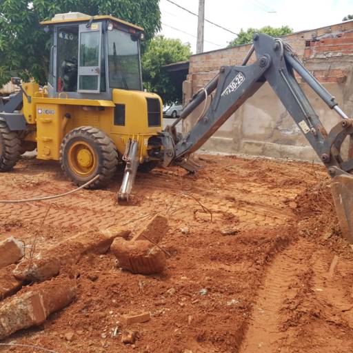 Serviços de retroescavadeira em Bauru por Bob Cat - Serviços de Terraplanagem e Limpeza de Terreno
