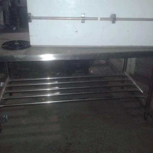 Mesas e Pias por TR Refrigeração Ltda