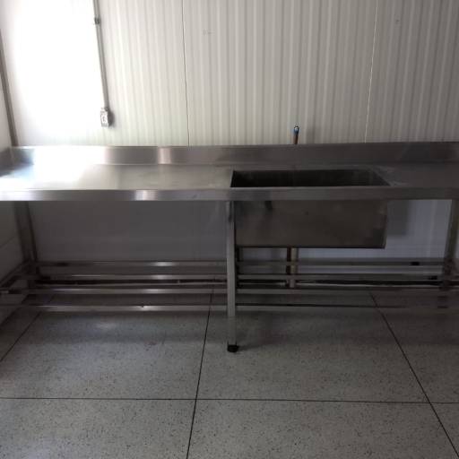 Mesas e Pias por TR Refrigeração Ltda
