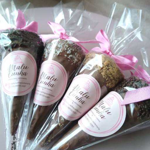 Cones Trufados  por Malu Cunha Confeitaria 