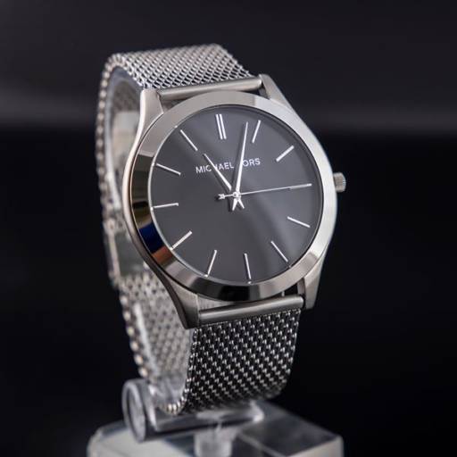 Comprar o produto de Relógio de prata Michael Kors em De Pulso pela empresa Óptica e Relojoaria Pérola - Loja 3 em Birigui, SP por Solutudo