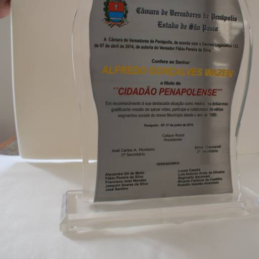 Título Cidadão e Acrílico e Aço Inox