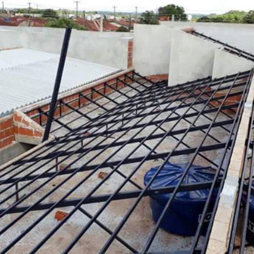 Comprar o produto de Estrutura de Telhado Metálica em Construção pela empresa Simão Construtor em Birigui, SP por Solutudo