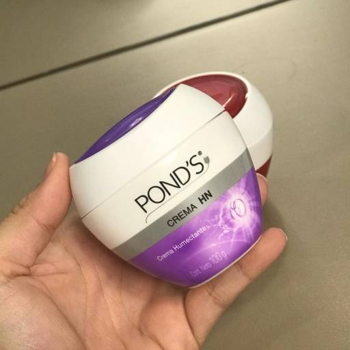 Hidratante Facial Pond's por Mônika Pasquarelli Cosméticos