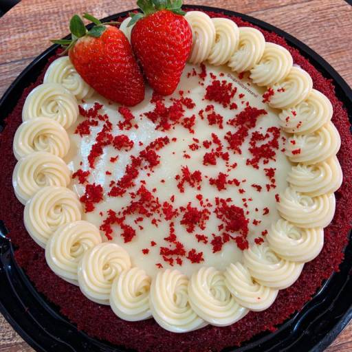 Bolo Piscina Red Velvet em Bauru, SP por Sugar Baby Confeitaria Artesanal