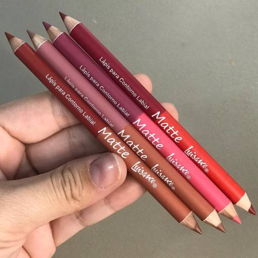 Duo dos lápis labiais Luisance por Mônika Pasquarelli Cosméticos